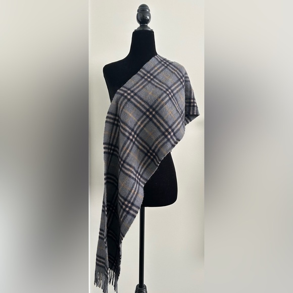 BURBERRY 100% Cashmere Grey & Beige Check Plaid Scarf - Picture 3 of 4